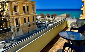 Blue Elegance City Center Heraklion Apartment
